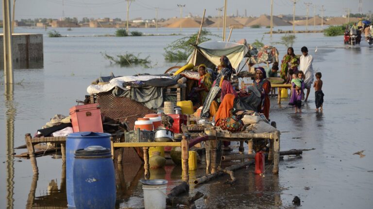 pakistan-flooding-how-to-help-005.jpg__1600x900_q85_crop_subsampling-2